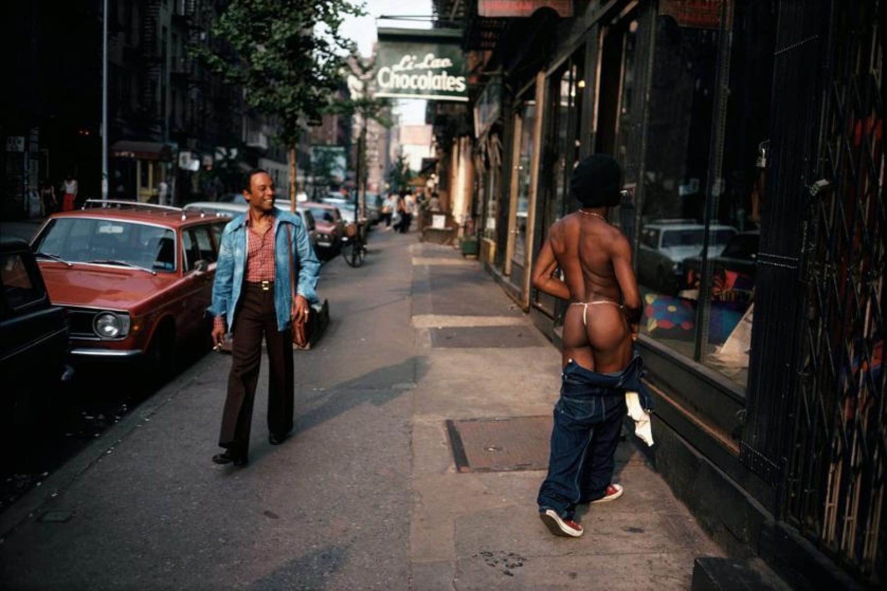 Personas en la acera, Nueva York, fecha desconocida Joel Meyerowitz