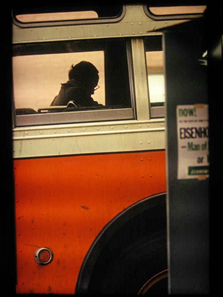 美国,公车上的人,1957年©Saul Leiter