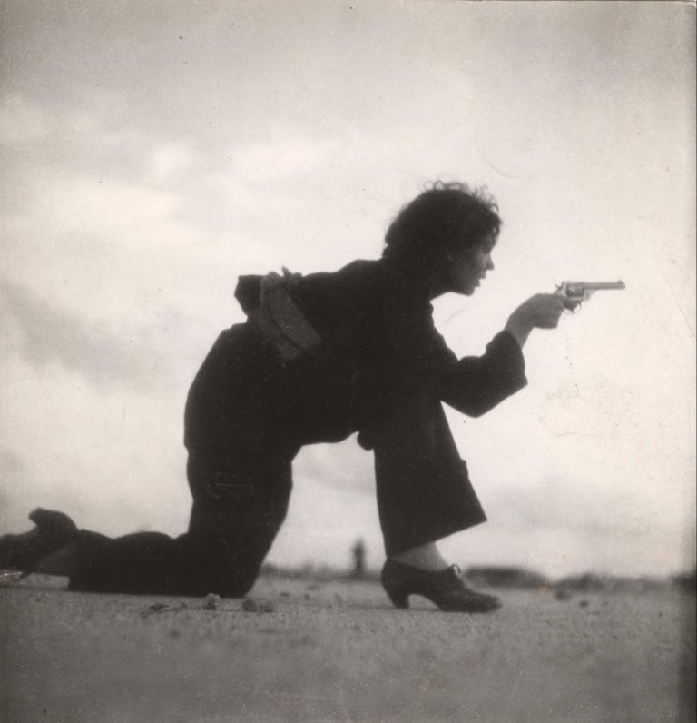 Woman training for Spanish militia, Barcelona, 1936 © Gerda Taro Legendary Women in Photography