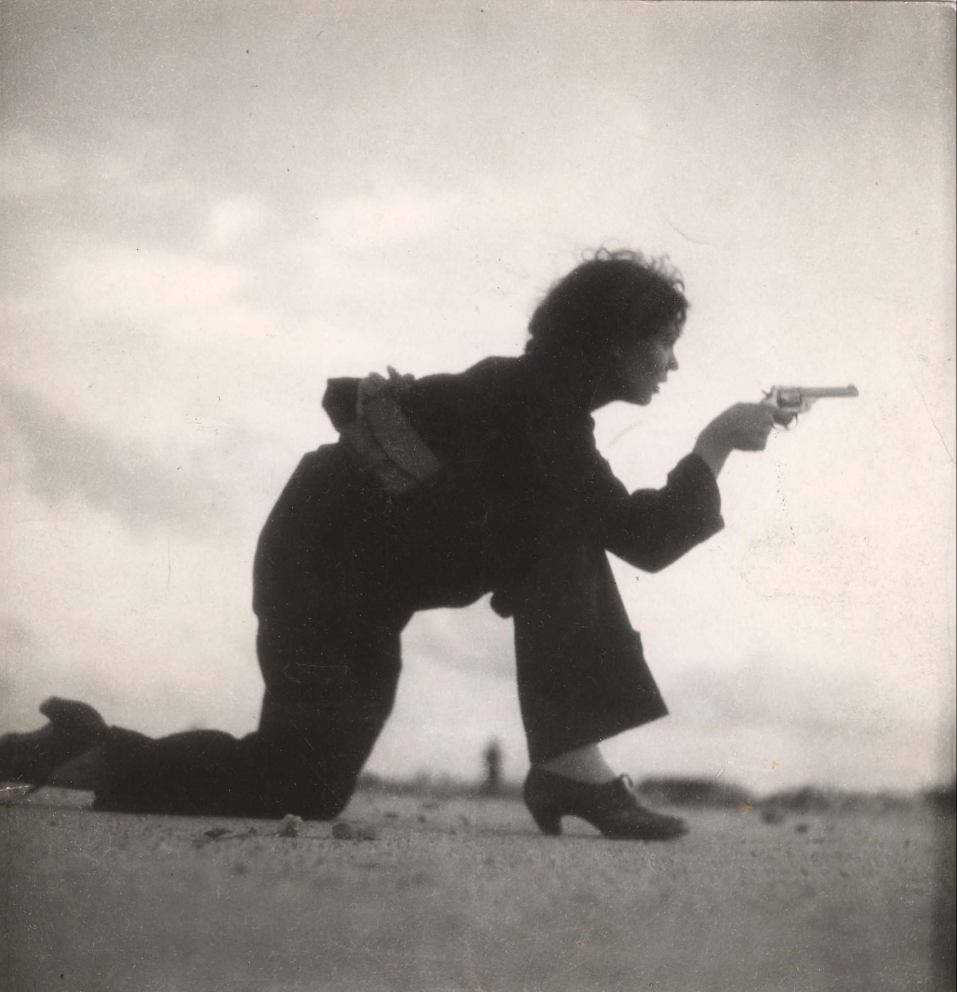 西班牙民兵妇女培训班,巴塞罗那,1936年©Gerda Taro摄影中的传奇女性