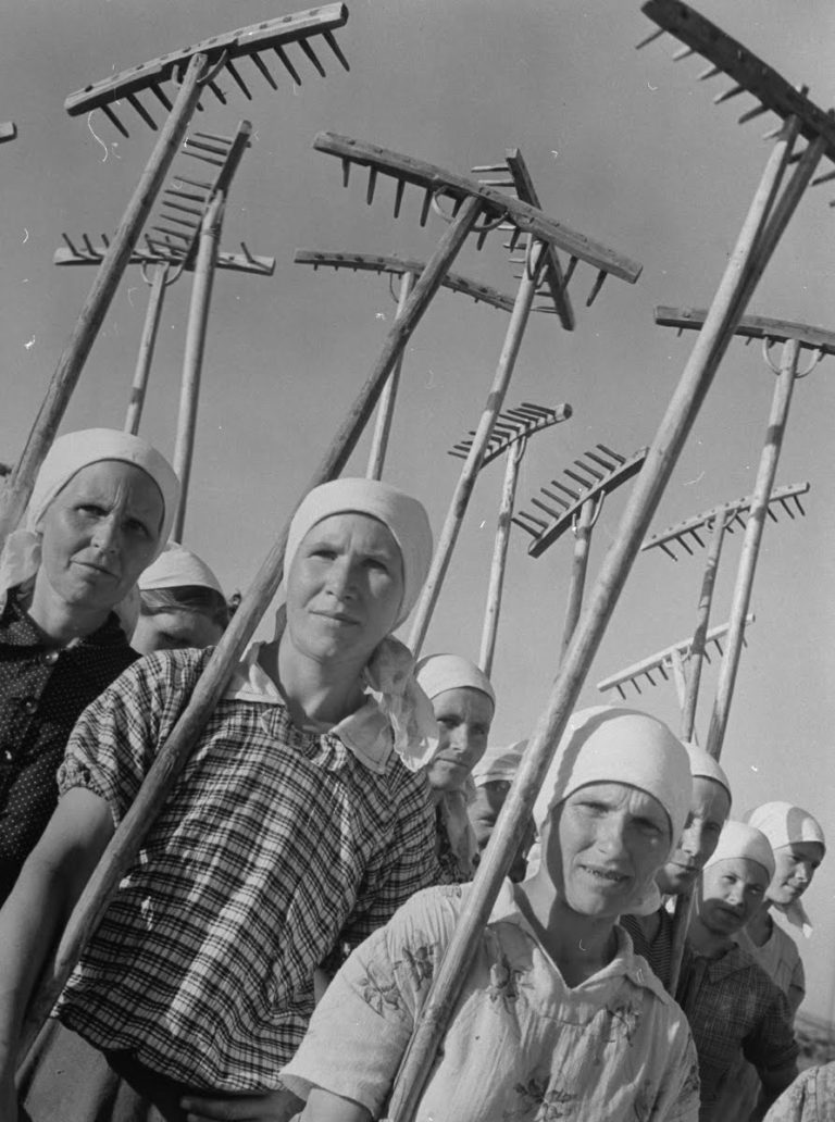 Russia, Margaret Bourke-White, 1941 Legendary Women in Photography