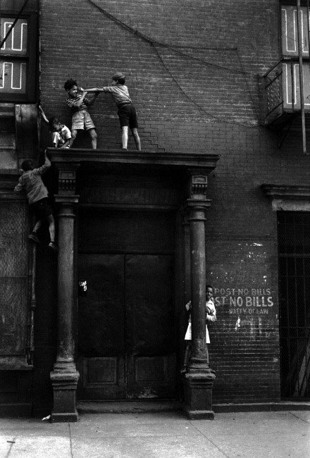 1939年,纽约市©Helen Levitt