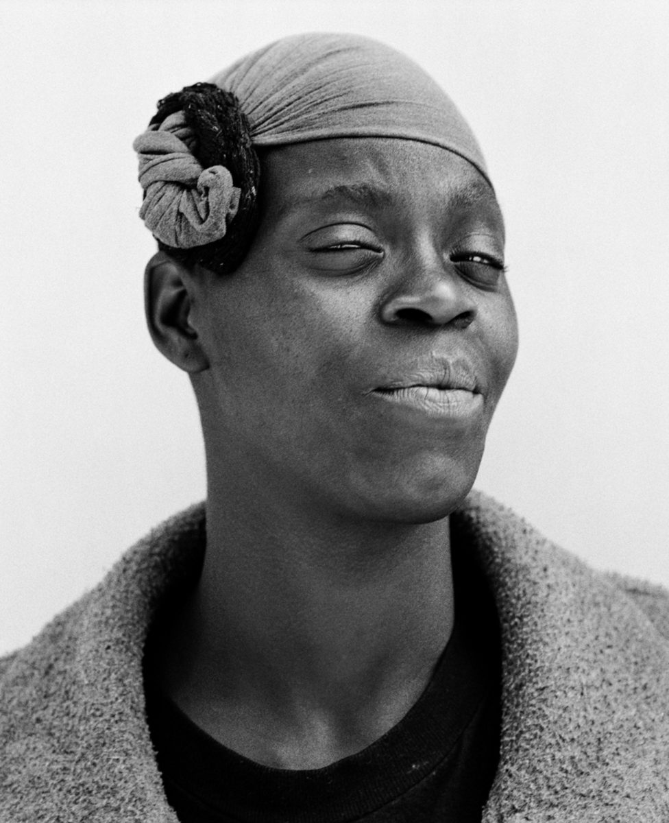 Homless Woman, Los Angeles, 1998 fotografia di Nadav Kander