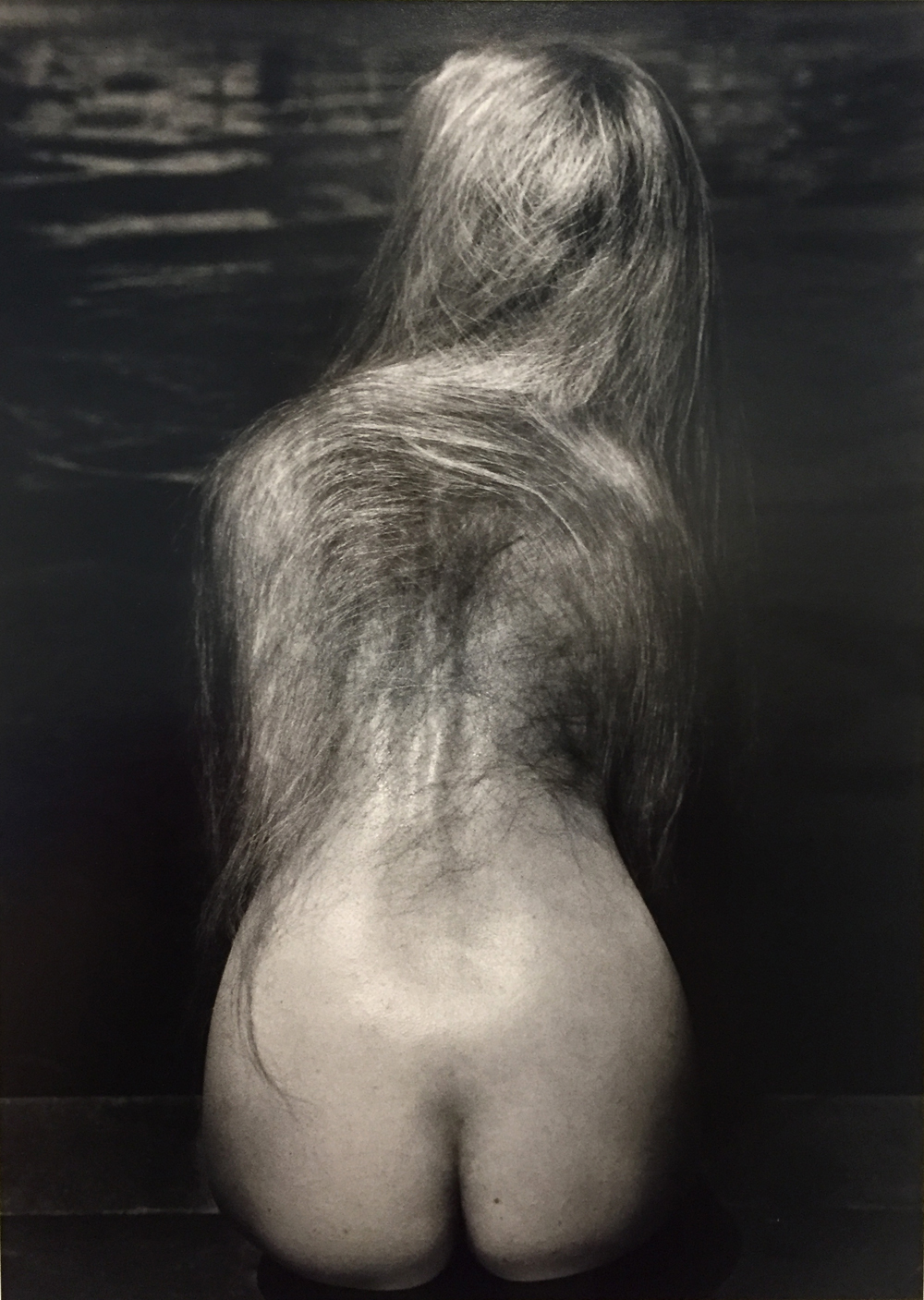 Am Pool, 1951 © Nachlass von Ruth Bernhard