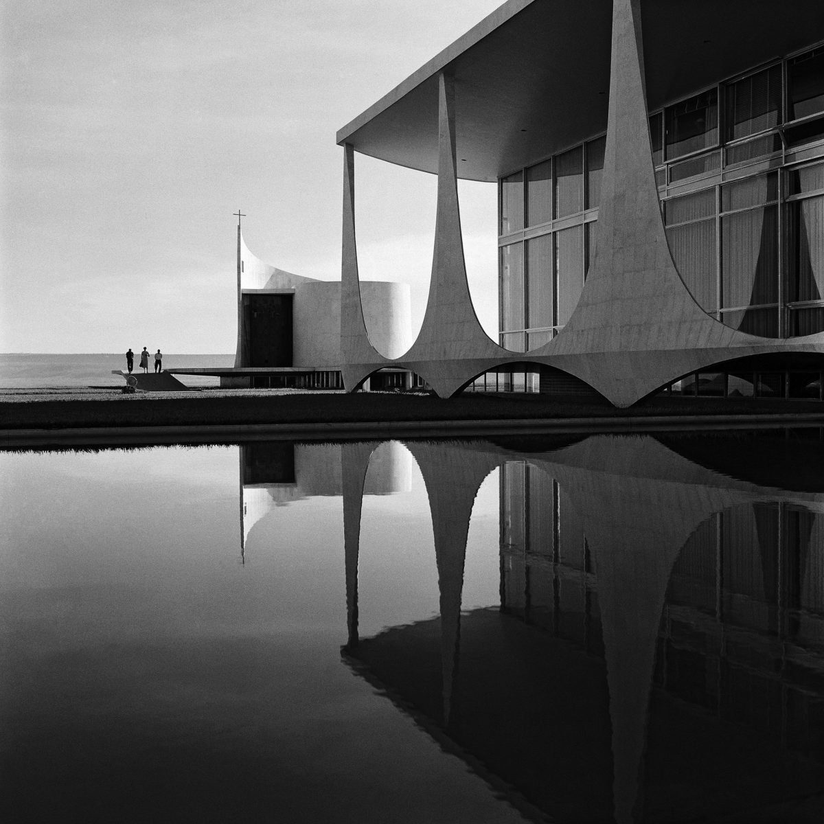 Schwarzweiss-Architekturfoto durch Marcel Gautherot