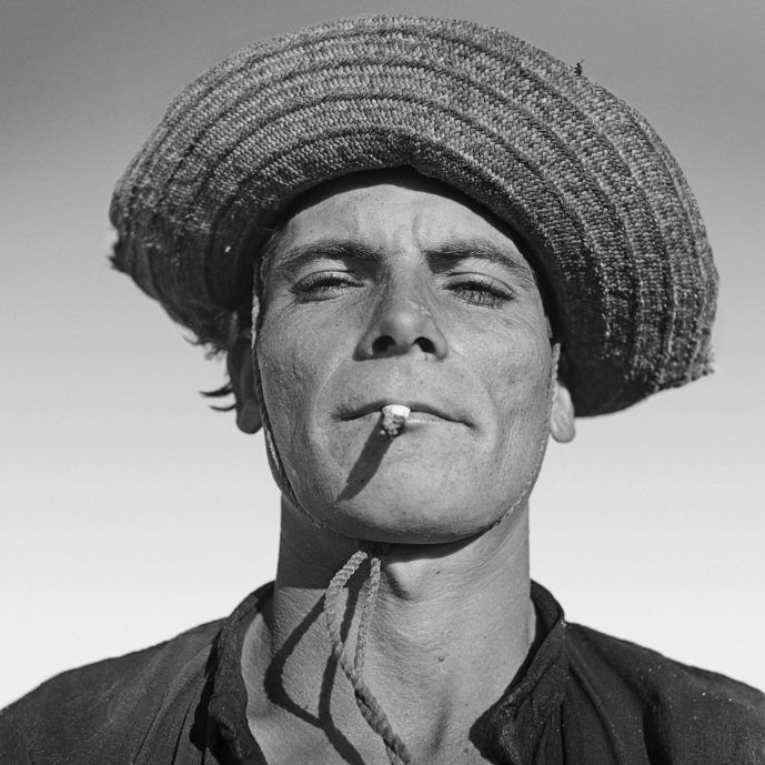 Schwarzweiss-Porträtfoto eines brasilianischen Mannes durch Marcel Gautherot