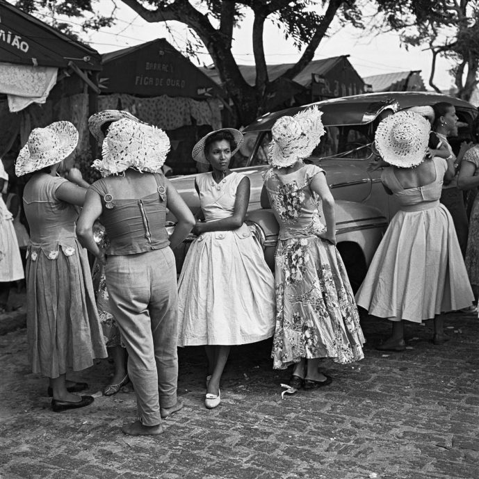 Schwarzweiss-Fotografie der brasilianischen Frauen durch Marcel Gautherot