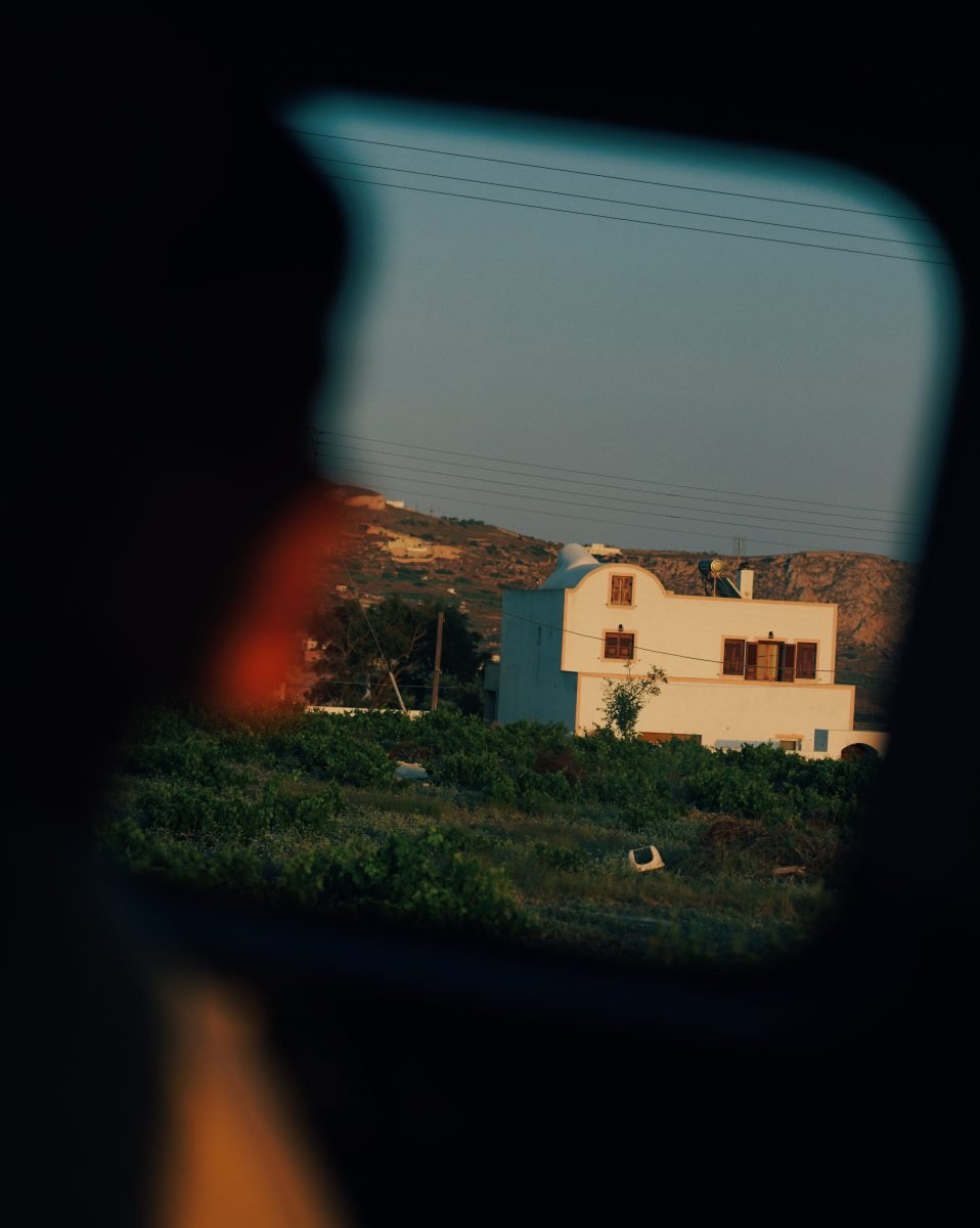 Colore street photography di Pia Riverola, casa, guida in Grecia