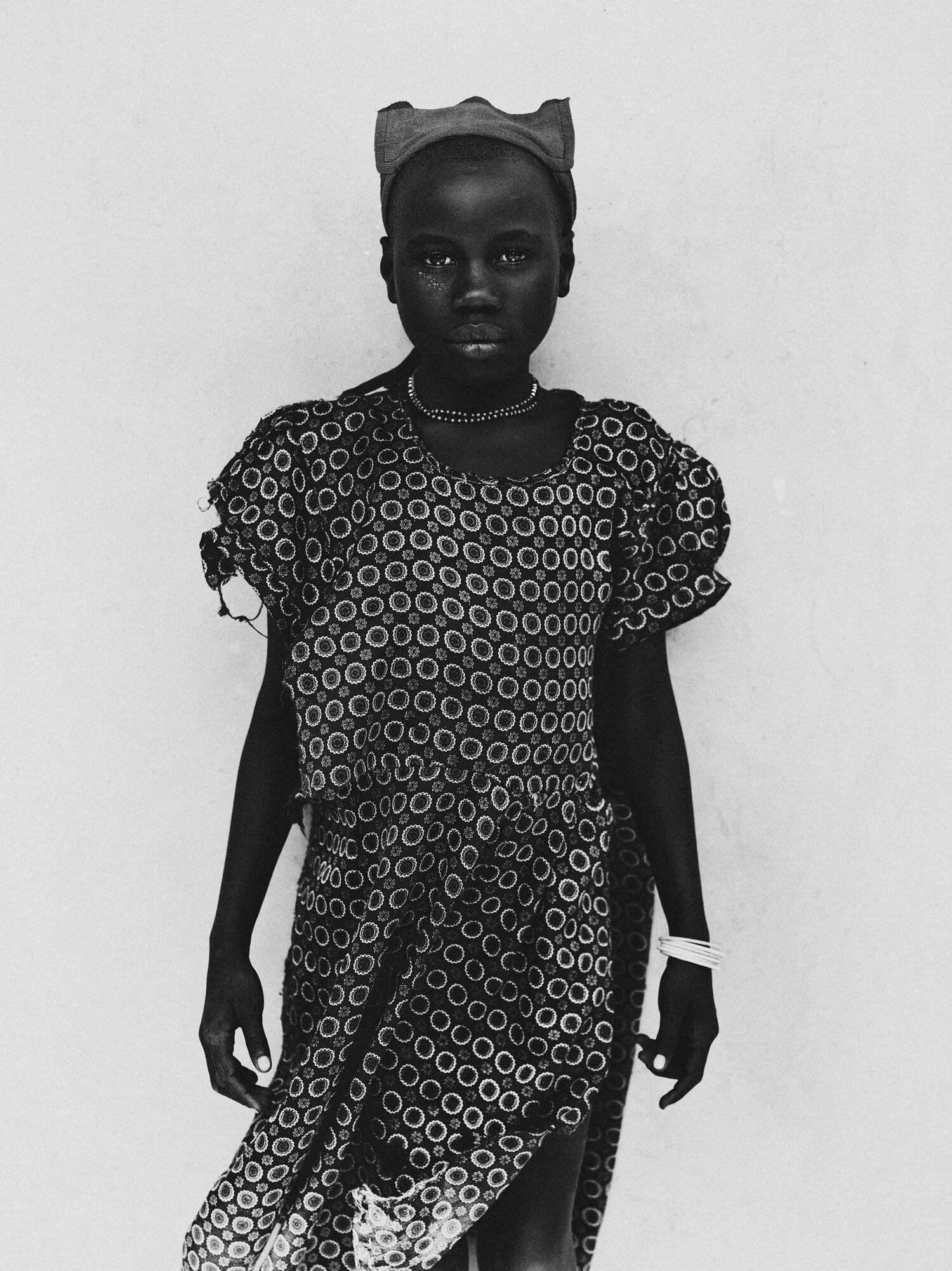 Black & White 巴斯蒂安·伍德(Bastiaan Woudt)摄影,乌干达女孩,肖像,非洲,来自他的系列Mukono