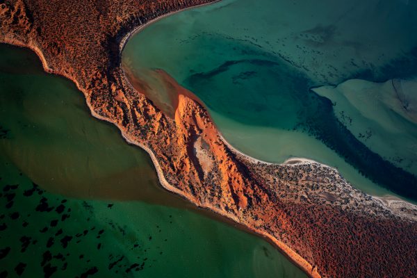 Luftfarbe Landschaftsfoto von Shark Bay, Westaustralien von Ross Long