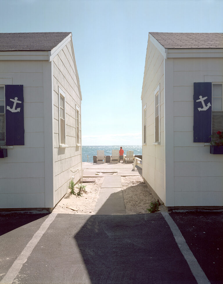 Vintage color film photo by Joel Meyerowitz, beach, houses, sunlight, ocean, summer, cape cod, usa, 1970s
