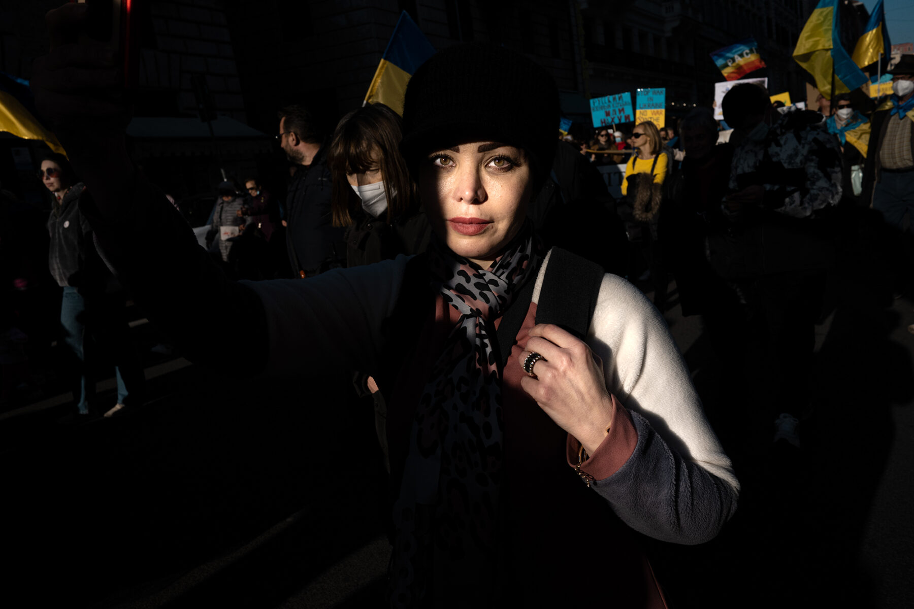 安德里亚·菲诺奇（Andrea Finocchi）的彩色街头女性肖像
