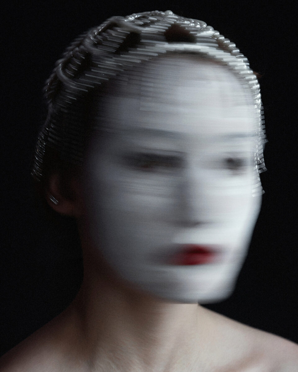 Foteini Zaglara 的彩色美术时尚肖像
