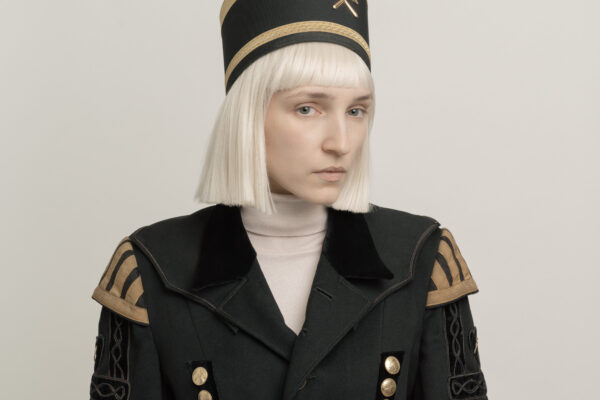 color fashion studio portrait of a female model by Simon-Paul Erich Wilhelm Schempershofe