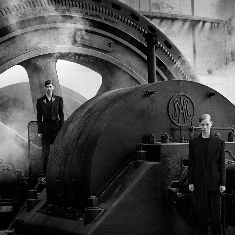 Black and white fashion photography by Peter Lindbergh. Portrait of Michaela Bercu, Linda Evangelista and Kirsten Owen, Nancy, 1988