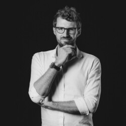 portait photo of Florian Kriechbaumer