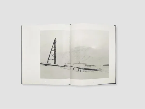 imgi_83_Roger_A_Deakins_Spread_04