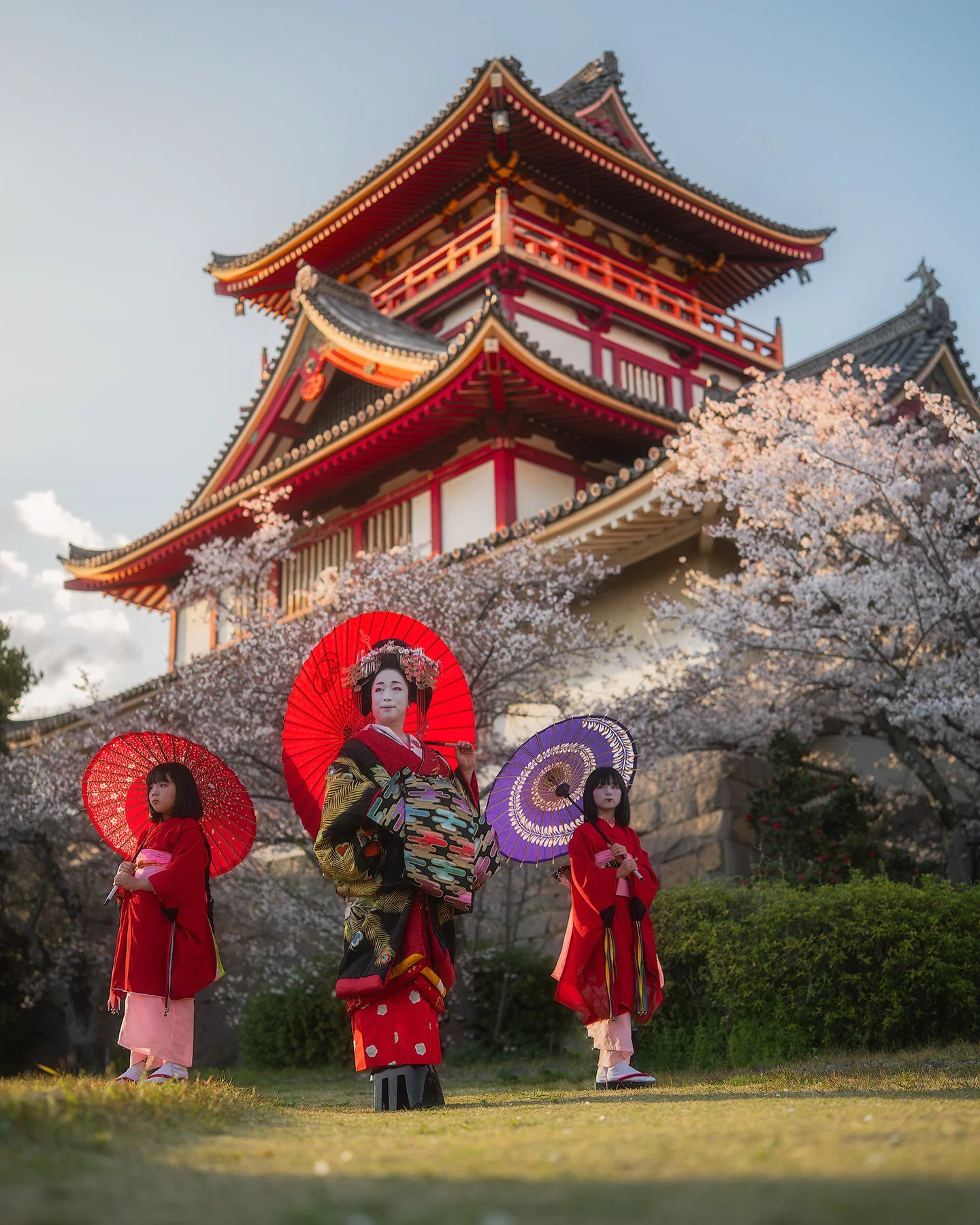 color landscape and portrait photo of women in traditional clothes in Japan by Daniel Kordan