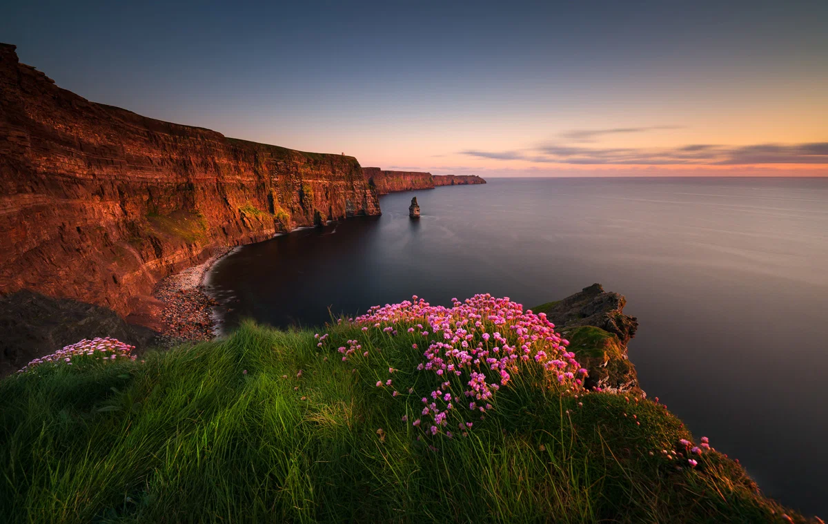 Color landscape photo of Cliffs of Moher, Ireland by Ryszard Lomnicki