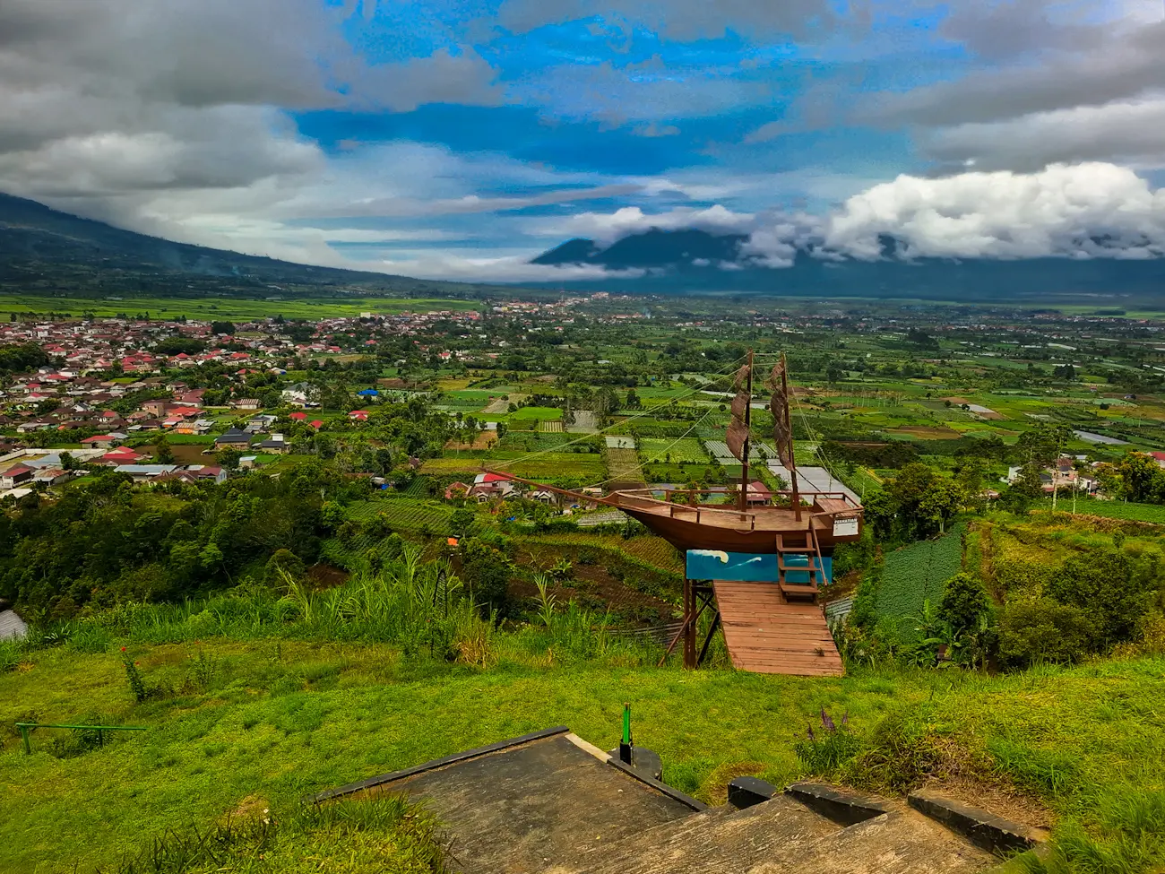 Photograph by Atomo Perdiora