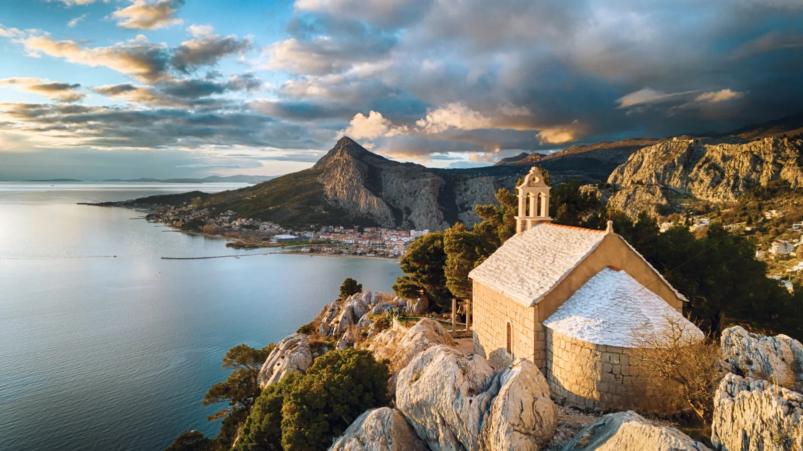 Photograph by Yevhen Kostiuk