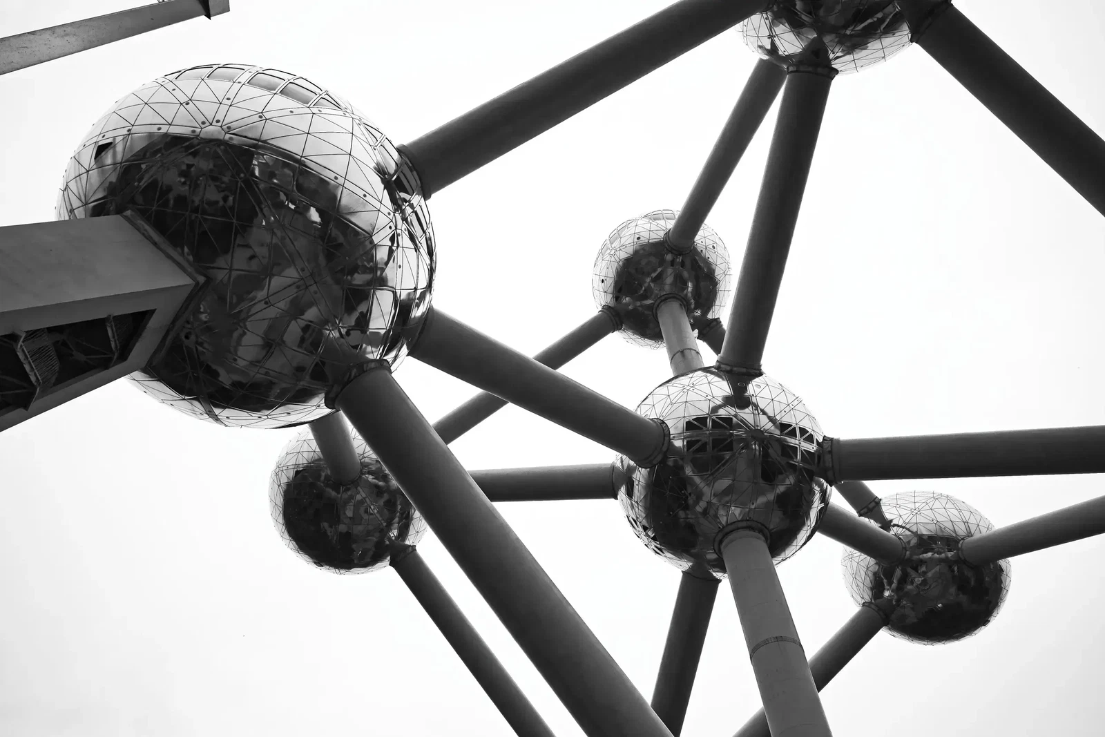 Atomium Brüssel by Helmut Lochbuehler