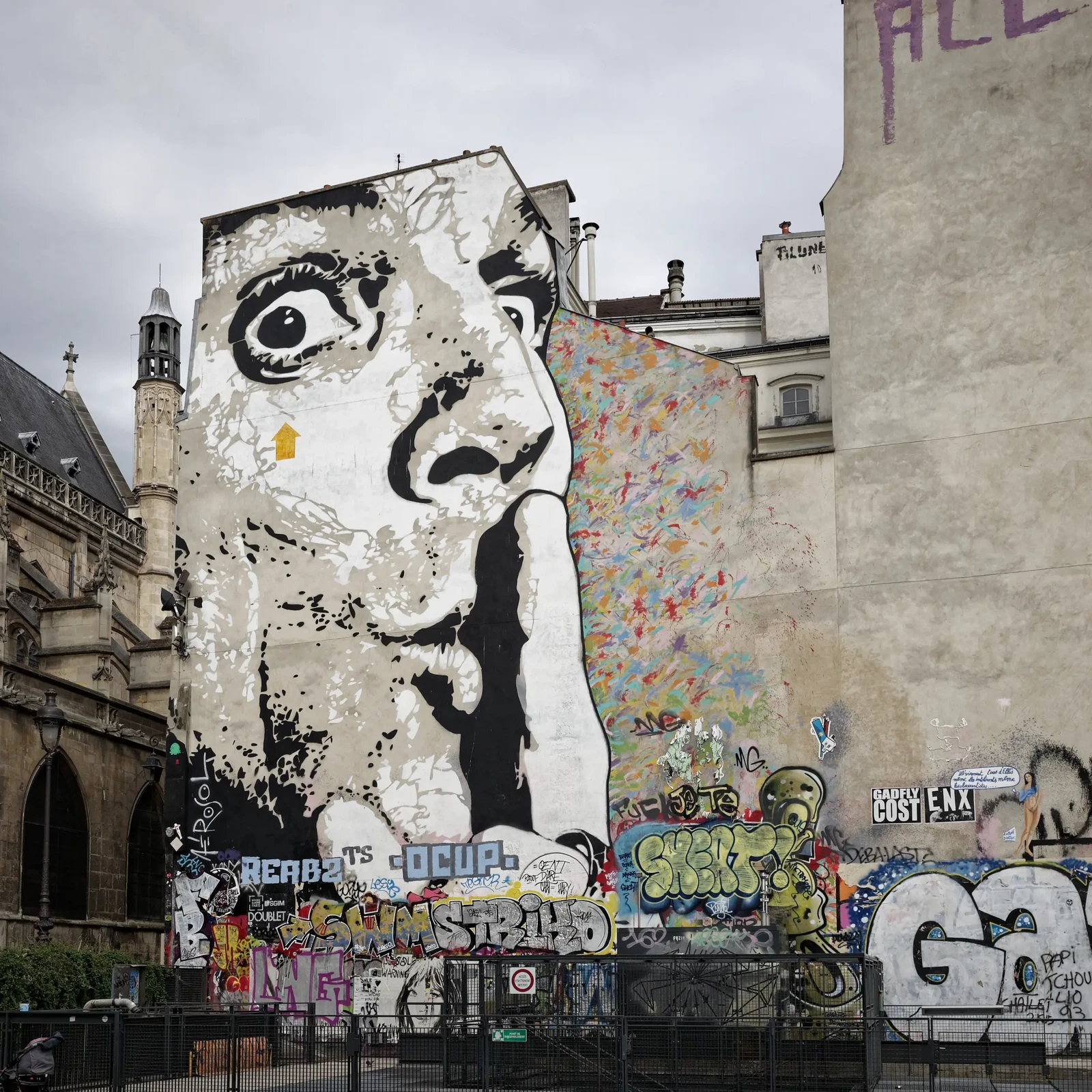 Paris by Helmut Lochbuehler