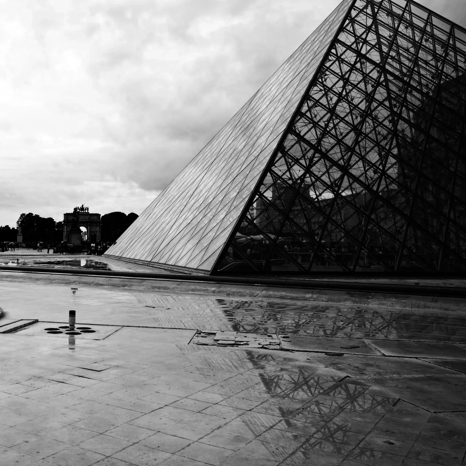Louvre Pyramide by Helmut Lochbuehler