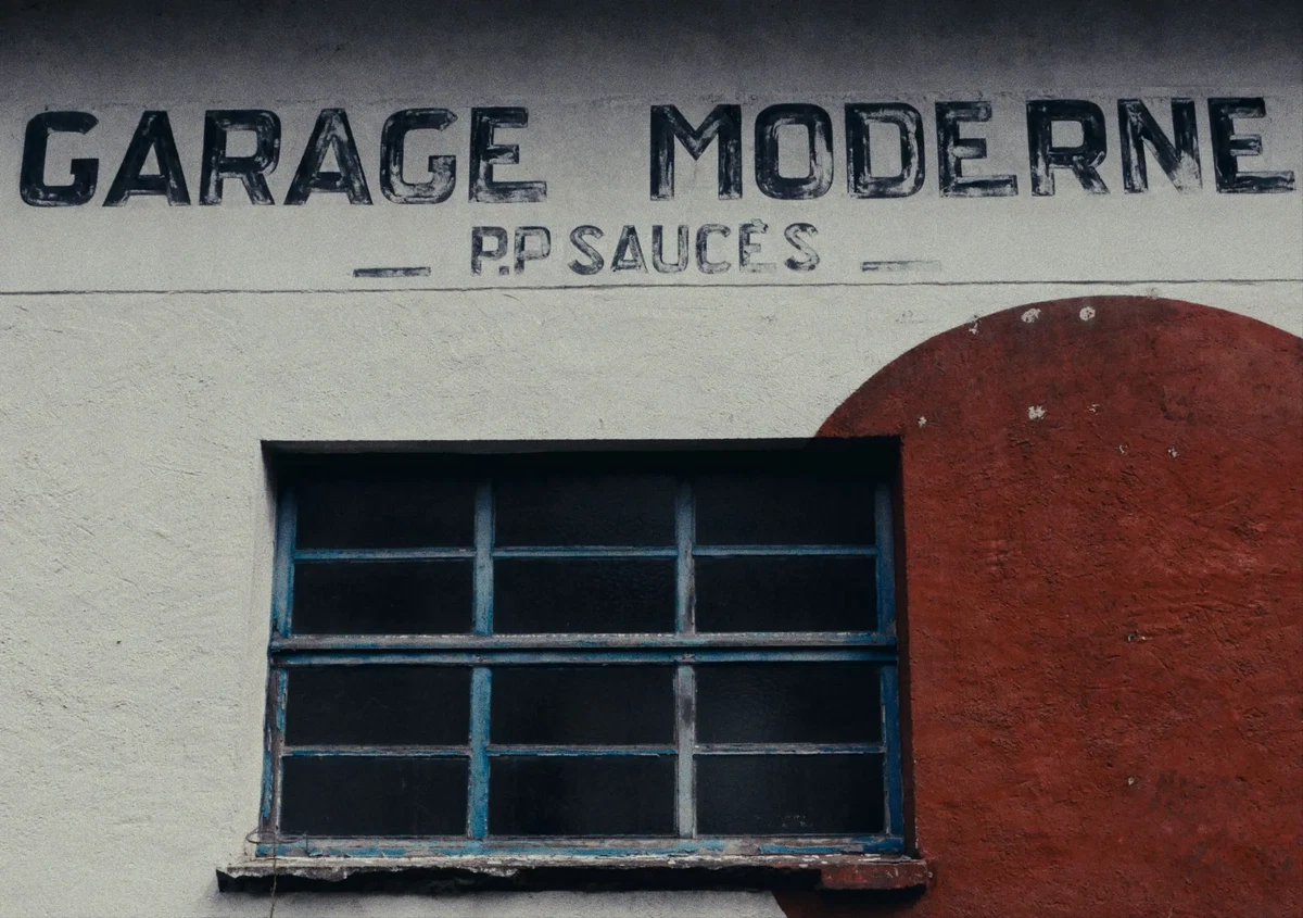 Garage Moderne by Jean-Patrick Mothes