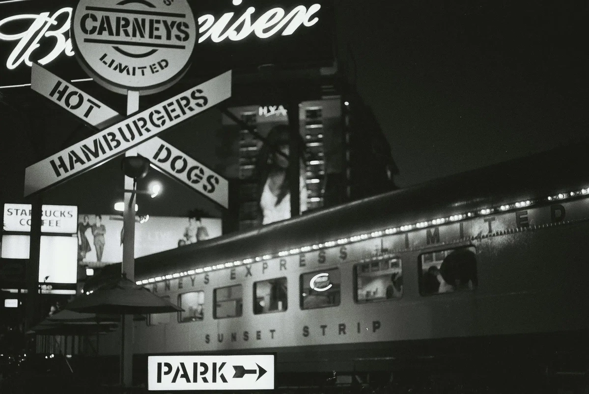 LIVE AND DIE IN L.A by Jean-Patrick Mothes